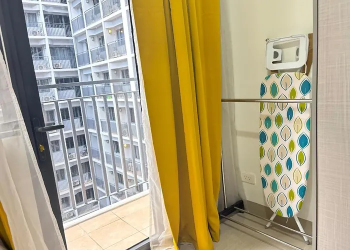 Cozy Near Moa & Airport Apartment Manila