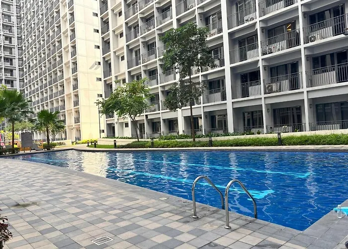 Apartment Cozy Near Moa & Airport